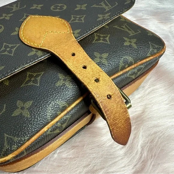 🟥 SOLD! Louis Vuitton Cartouchiere MM Monogram Crossbody Bag - Picture 13 of 17